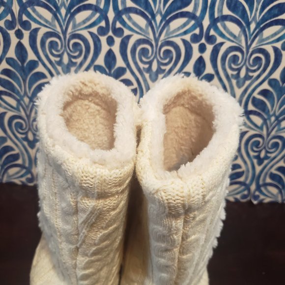 Thick warm crocheted Chunky lounge slippers  rubber sole off-white sz 8-9 - Picture 9 of 12